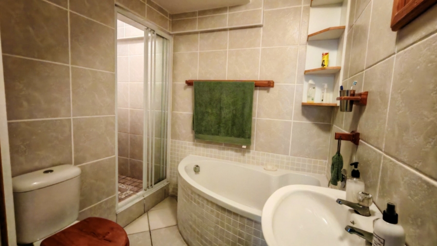 5 Bedroom Property for Sale in Twee Kuilen Western Cape